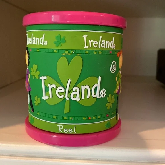 NWOT Adorable Discontinued Irish Dance Mug with Jig, Reel & Hornpipe Dancers - Picture 2 of 6